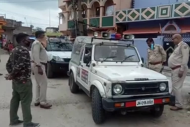 two lakh rupees robbed from policeman in ranchi