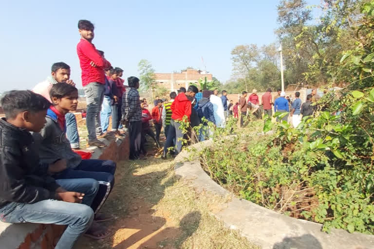 man dead body was found in well in giridih