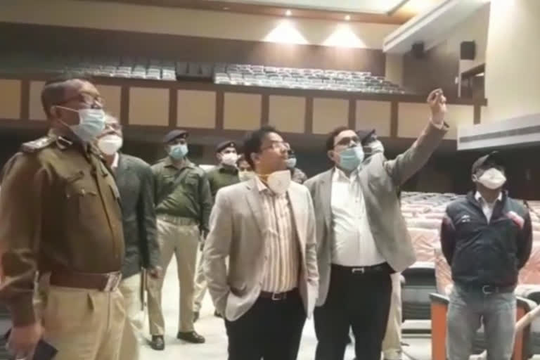 dc and ssp inspected new town hall in dhanbad