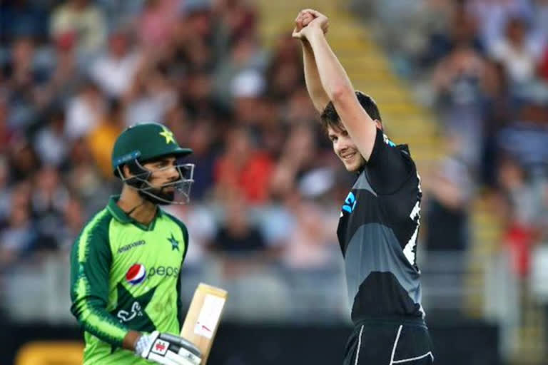 New Zealand won, New Zealand won by 5 wkts, NZ vs PAK, NZ vs PAK 1st T20I, Jacob Duffy, Jacob Duffy news, ನ್ಯೂಜಿಲೆಂಡ್​ಗೆ ಜಯ, ಪಾಕ್​ ವಿರುದ್ಧ ನ್ಯೂಜಿಲೆಂಡ್​ಗೆ ಜಯ, ಪಾಕ್​ ವಿರುದ್ಧ ನ್ಯೂಜಿಲೆಂಡ್​ಗೆ 5 ವಿಕೆಟ್​ಗಳ ಜಯ, ನ್ಯೂಜಿಲೆಂಡ್​ ವಿರುದ್ಧ ಪಾಕ್​, ನ್ಯೂಜಿಲೆಂಡ್​ ವಿರುದ್ಧ ಪಾಕ್​ ಮೊದಲ ಟಿ20,