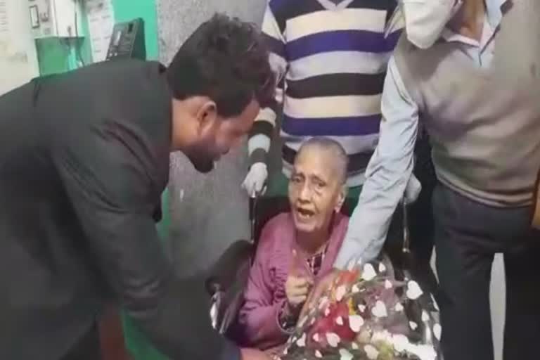 100-years-old-woman-of-siliguri-recovered-from-corona