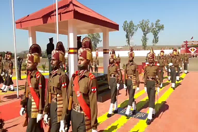 Passing out parade organized by the naval soldiers