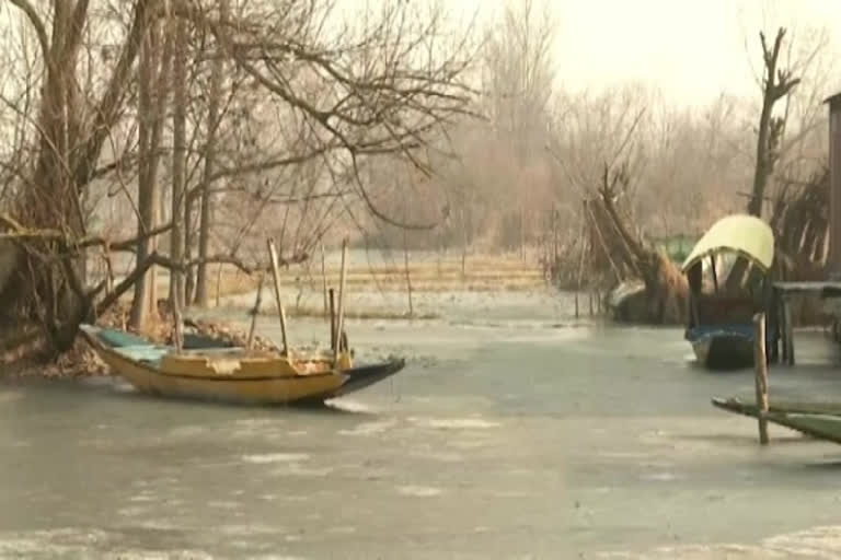 Season's coldest night in Srinagar, Drass slips to minus 29 and dall lake freeze