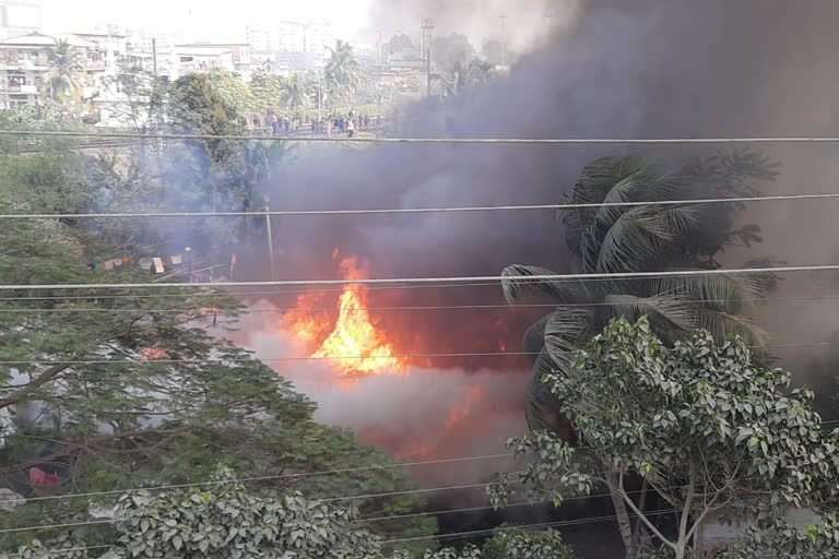 Massive fire broke out in Guwahati, 20 cylinders caught fire at a time