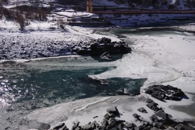 Chandrabhaga river frozen due to heavy cold