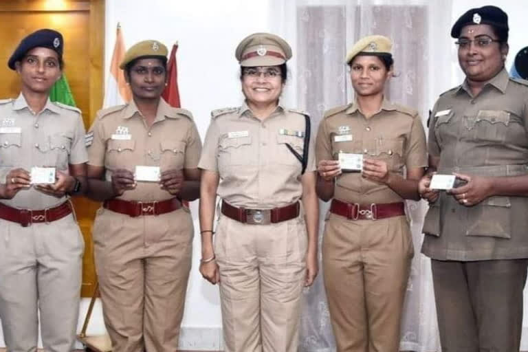 women police given driving license for four wheels