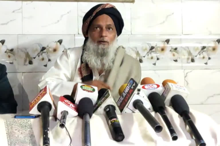 Government resolves solution by canceling farmer bill: Maulana Abid