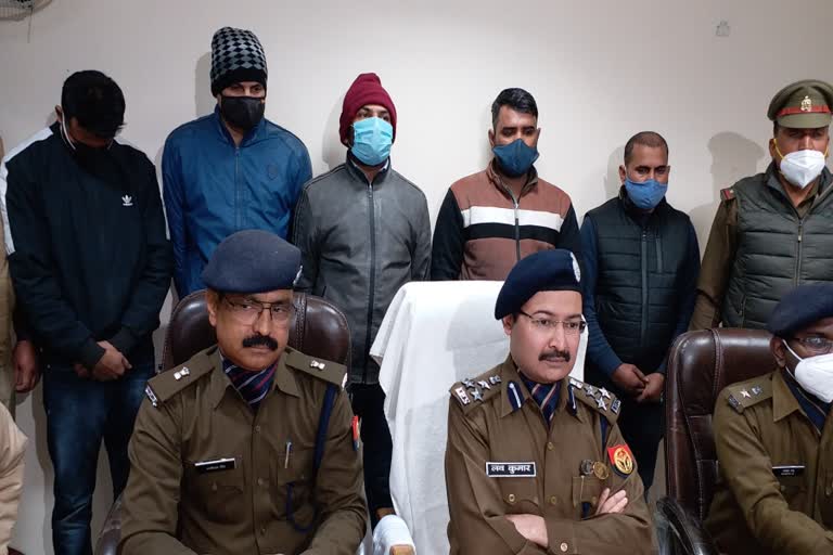 noida police disclosed  pistol robbery case