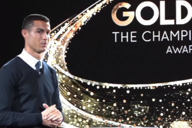 cristiano-ronaldo-wins-golden-foot-award