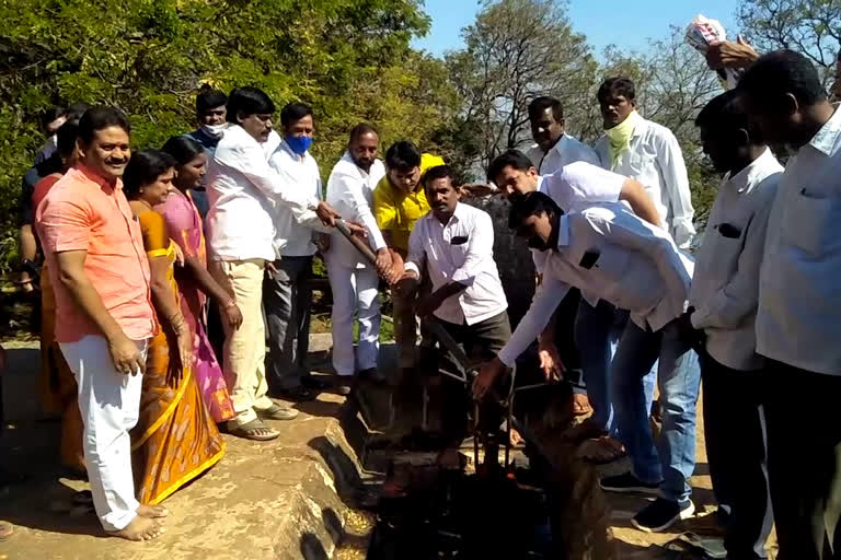 narsampet-mla-fire-on-central-government-at-pakala-in-warangal-rural-district