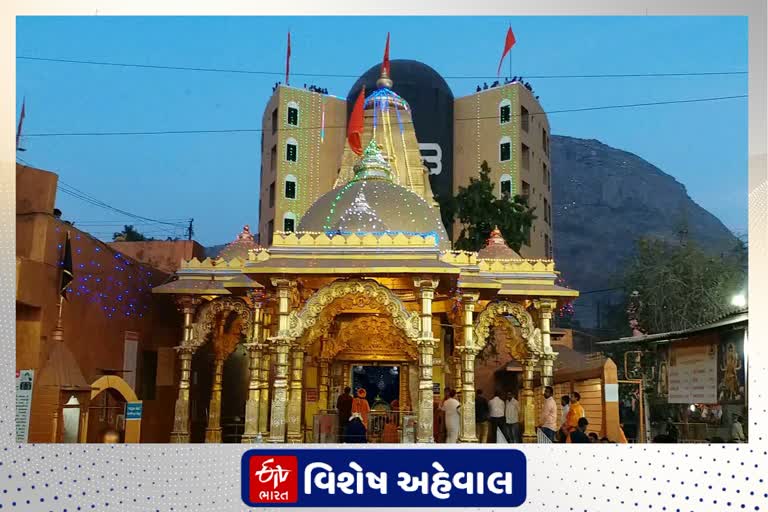 ભવનાથમાં હિન્દુ ધાર્મિક પરંપરાને આગળ ધપાવી રહ્યા છે આદિ શંકરાચાર્ય દ્વારા સ્થાપિત કરવામાં આવેલા અખાડાઓ