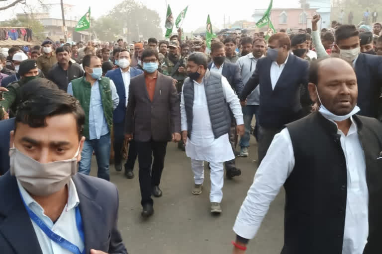 CM Hemant Soren welcomed in Pakur on his way to Barhait