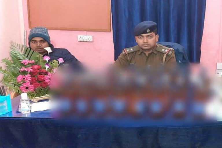 two-smugglers-arrested-with-duplicate-liquor-in-giridih