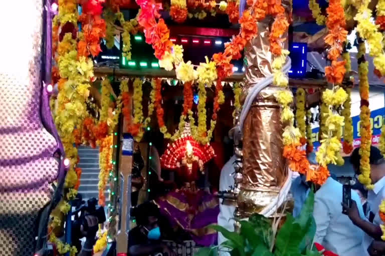 Sabarimala Thanka Anki yathra started  ശബരിമലയിലേക്കുള്ള തങ്കയങ്കിഘോഷയാത്ര ആരംഭിച്ചു  shabarimala  shabarimala news  thanka angi  കൊവിഡ്  ശബരിമല വാർത്തകൾ