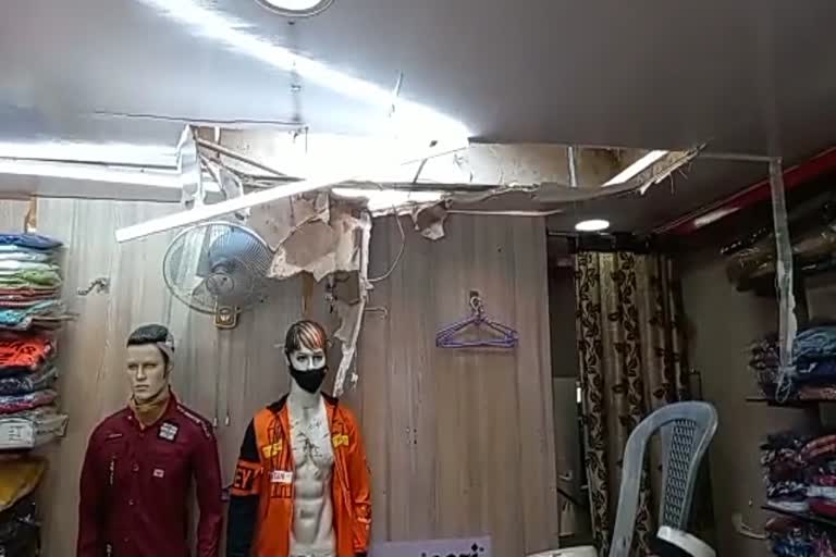 theft in cloth shop in korba