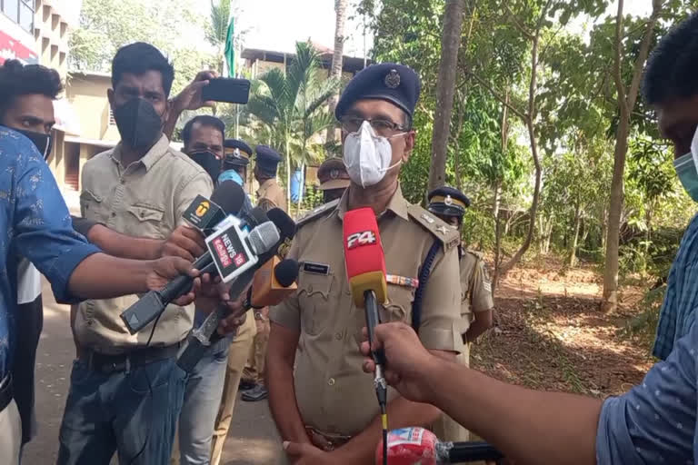 police registered case over babies death  Manjeri Medical College Hospital  ഇരട്ട ഗർഭസ്ഥ ശിശുക്കൾ മരിച്ച സംഭവം  മഞ്ചേരി മെഡിക്കൽ കോളേജ്