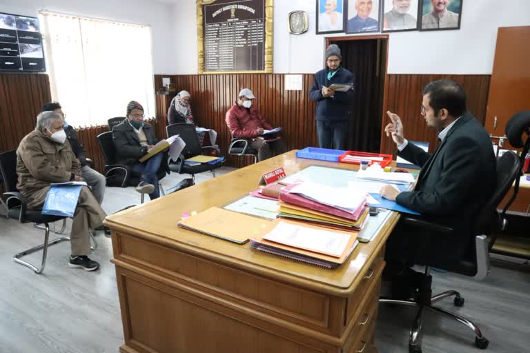 rudraprayag dm manuj goyal meeting