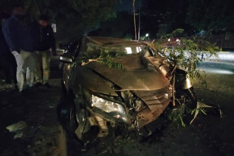 car-accident-at-kukatpally-in-hyderabad-district