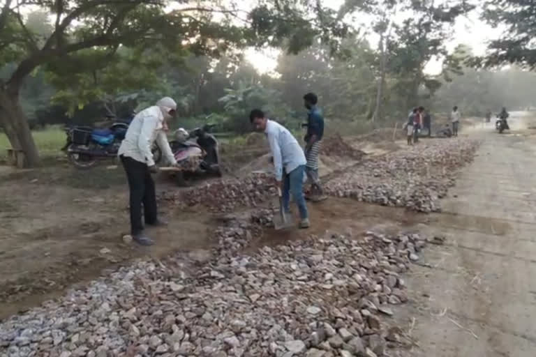 পশ্চিম কাৰ্বি আংলঙত পথ মেৰামতিৰ কামত দুৰ্নীতি সংঘটিত হোৱাৰ অভিযোগ