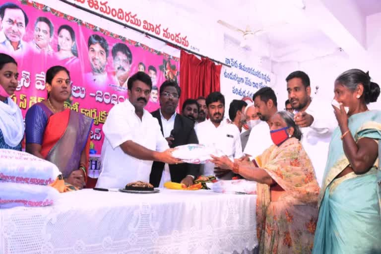 minister thalasani srinivas yadav distribute christmas gifts in patigadda church