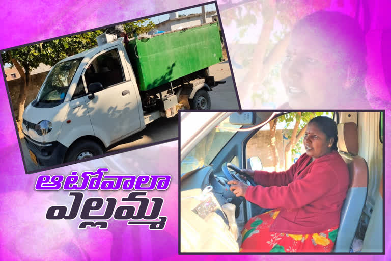 women riding a swachh bharat auto in yadagirigutta