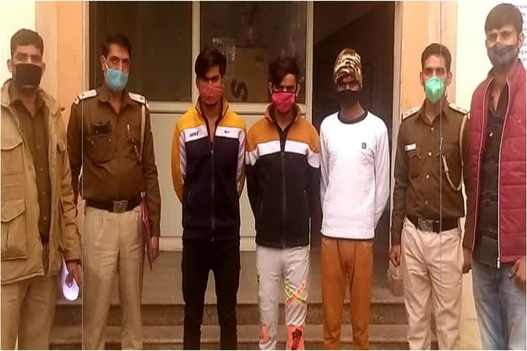 Vicious criminals who rob a passerby as a girl arrested Shastri Park