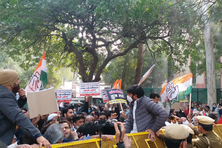 delhi pradesh congress committee protest against kejriwal on tablighi jamaat statement