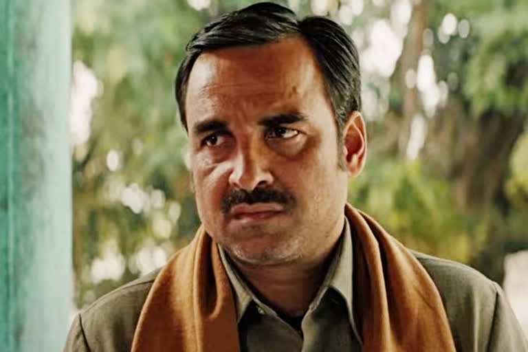 pankaj tripathi in kaagaz