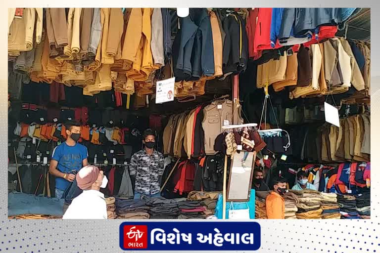 રાજકોટમાં ગરમ કપડાના ભાવમાં 20 ટકાનો ઘટાડો છતા મંદીનો માહોલ