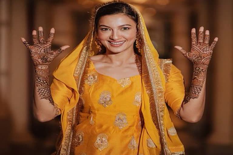 gauahar-khan-mehndi-ceremony-photos-viral-on-social-media