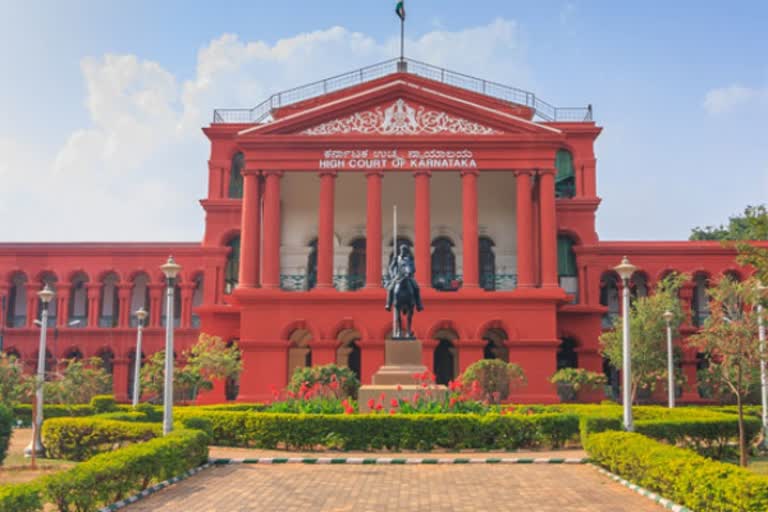 'Sweep the street': Karnataka High Court punishes Police Inspector for breach of duty