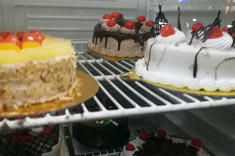 Cake demand is in full swing on Christmas in Dehradun