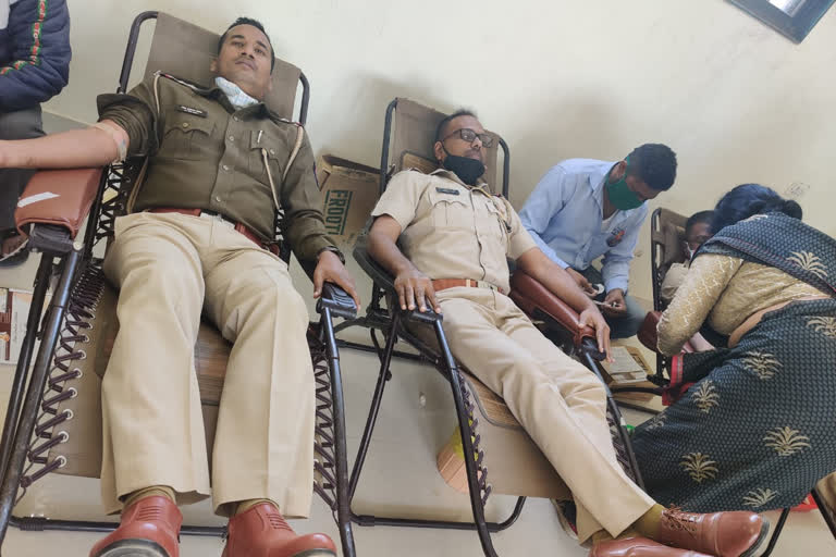 blood donation camp was organized at Chimur police station