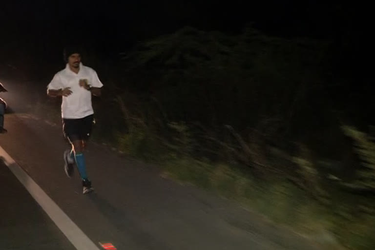 runner mahesh stopped his run in guntur