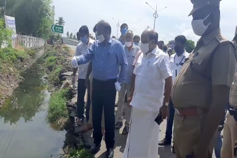 Heavy rain near Ambur flooded the houses