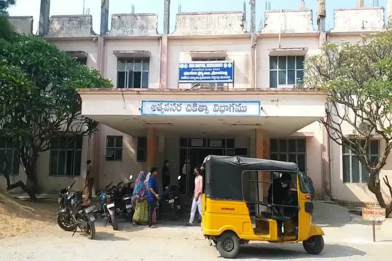 Oxygen and Beds shortage in Srikalahasti area hospital