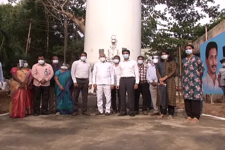 minister inaugrates oxygen tank at kakinada ggh