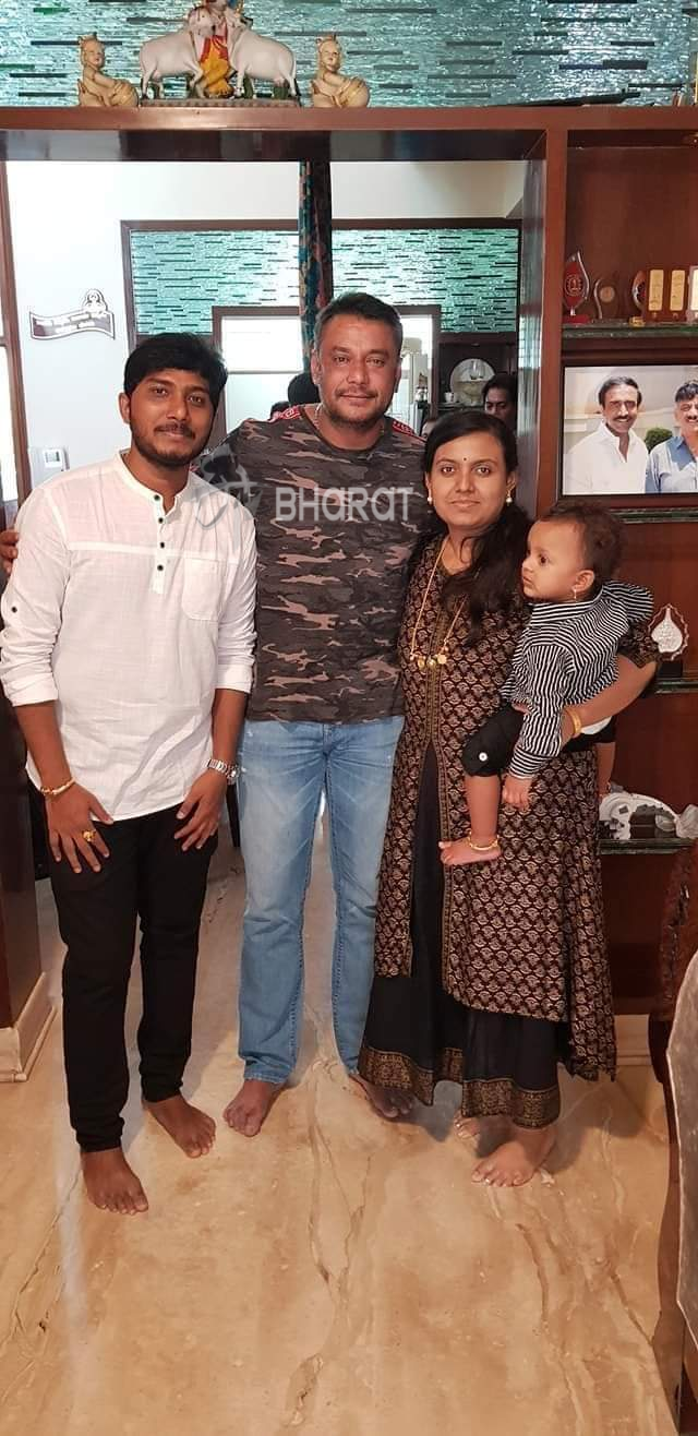 Darshan spent time with child