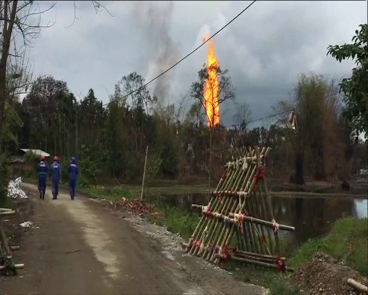 Fire continues to rage at gas well in Assam's Tinsukia