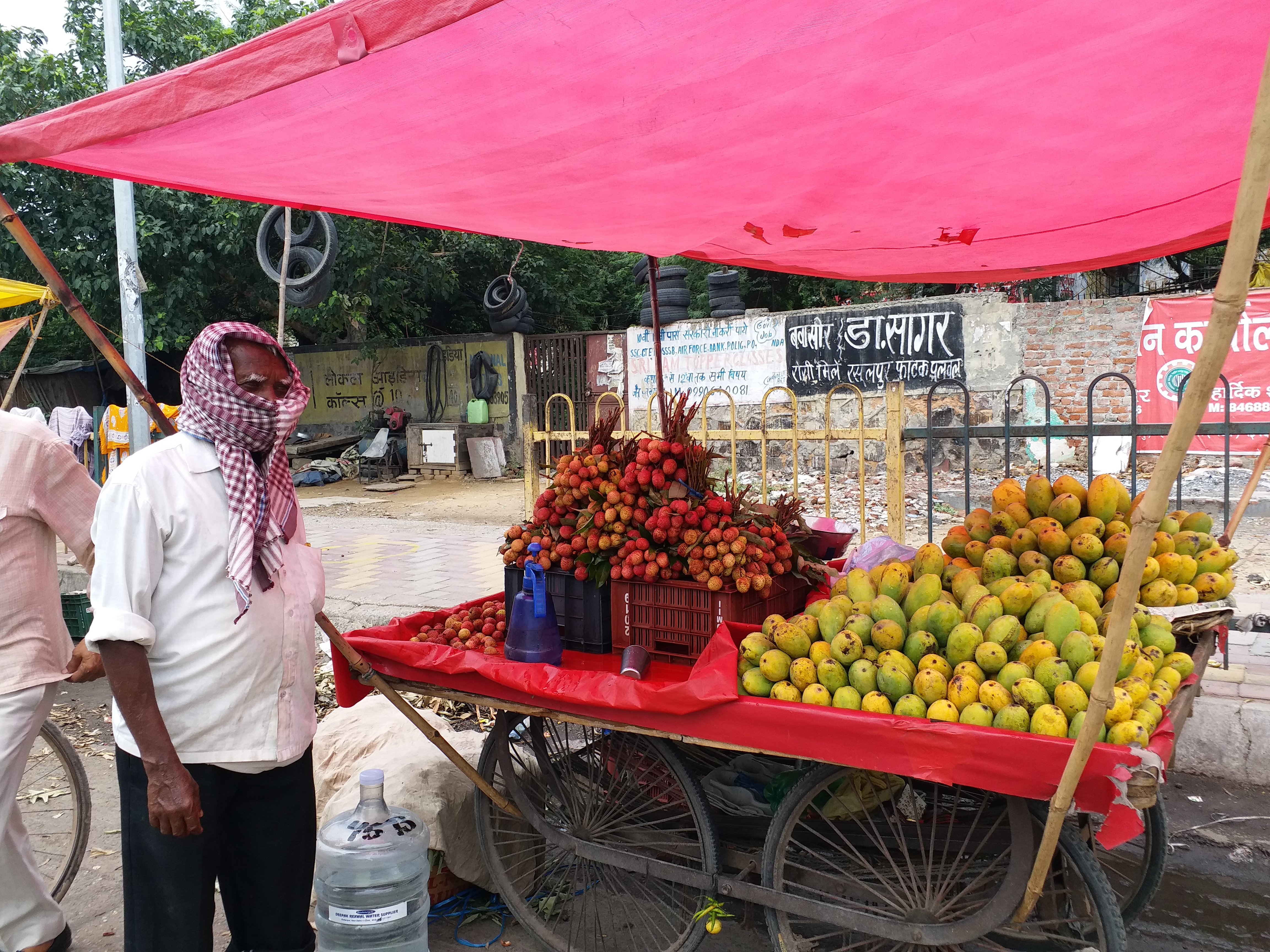 fruit sellers upset due mangoes not selling after lockdown