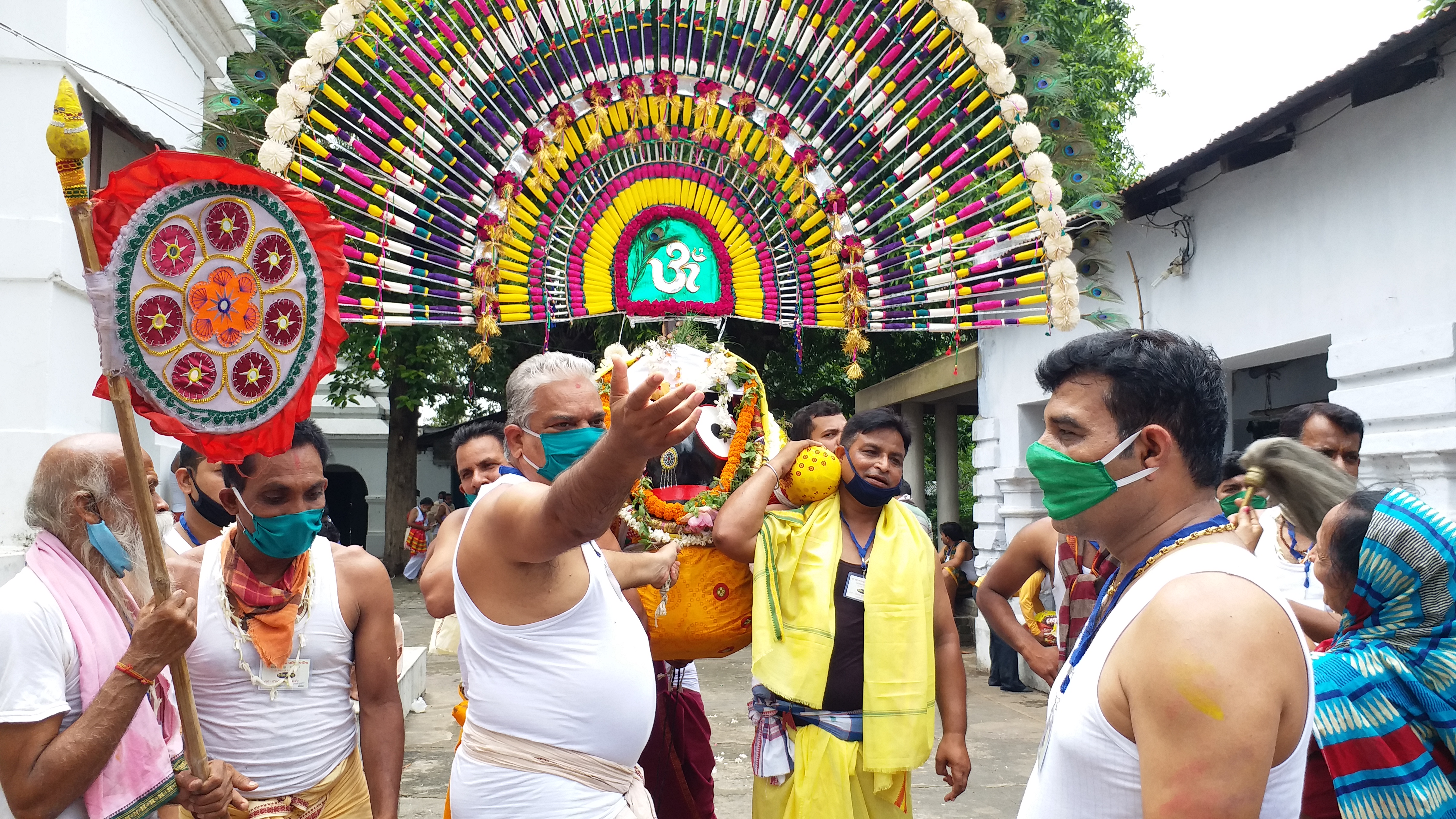 Rath Yatra begins in Odisha's Puri amid Covid-19