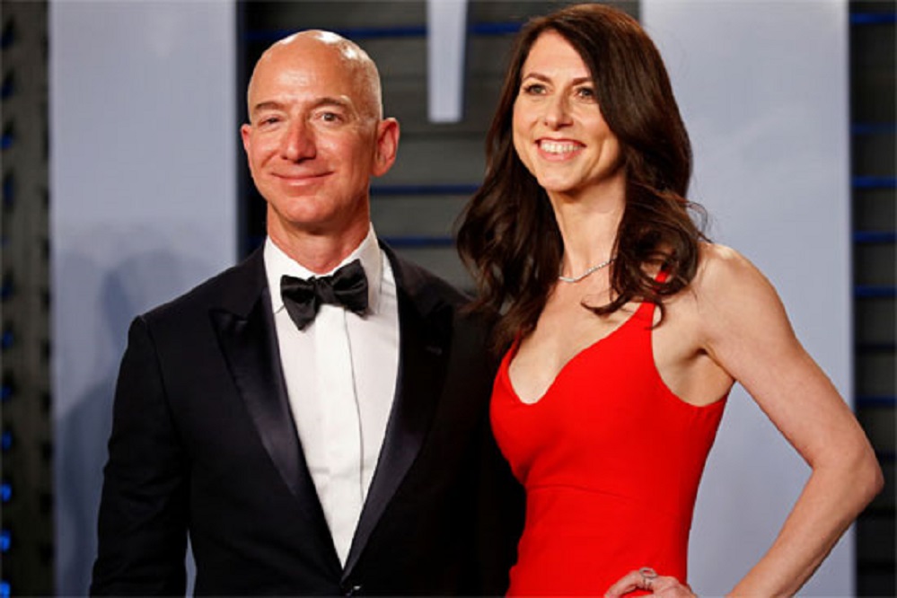 bezos with his ex wife