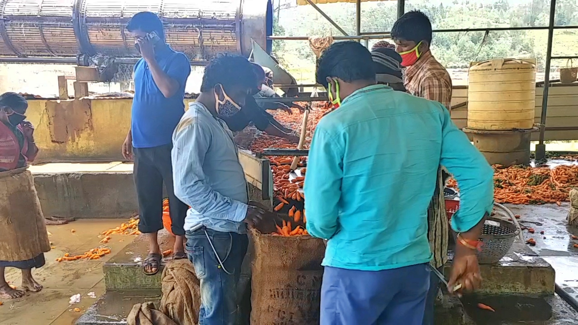 graduates come to lift load in nilgiris