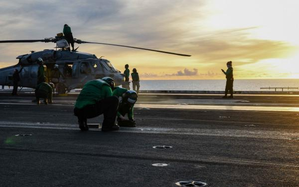 US aircraft carriers in South China Sea