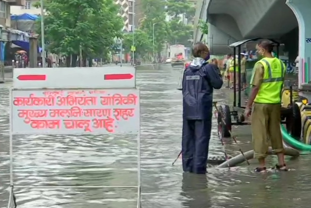 Rains continue to lash Mumbai, Konkan, warning for tomorrow