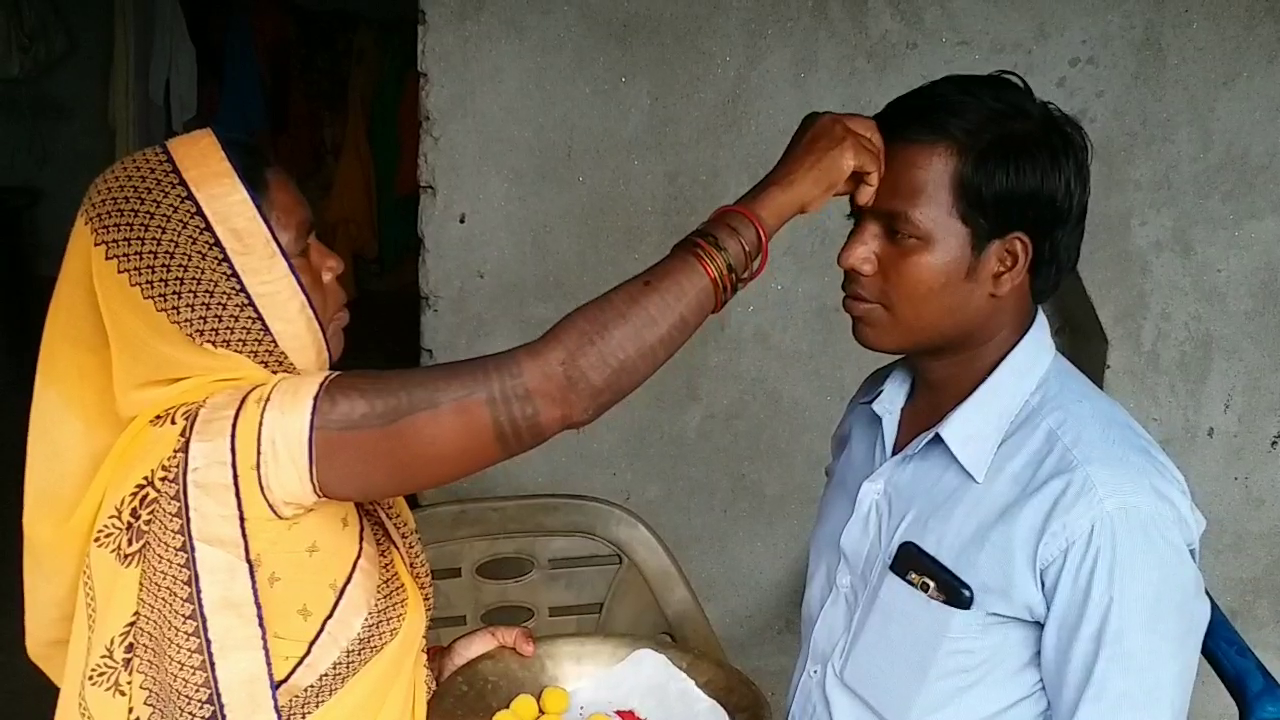 Neeraj Murmu of  giridih receives Diana Award, Child labor in Giridih, Neeraj Murmu fight against child labor in Giridih, गिरिडीह के नीरज मुर्मू को मिला डायना अवार्ड, गिरिडीह में बाल मजदूरी, गिरिडीह में बाल मजदूरी के खिलाफ लड़े नीरज मुर्मू