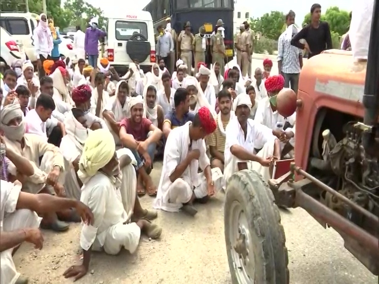 Rajastan farmers who set out for Delhi to protest central policies