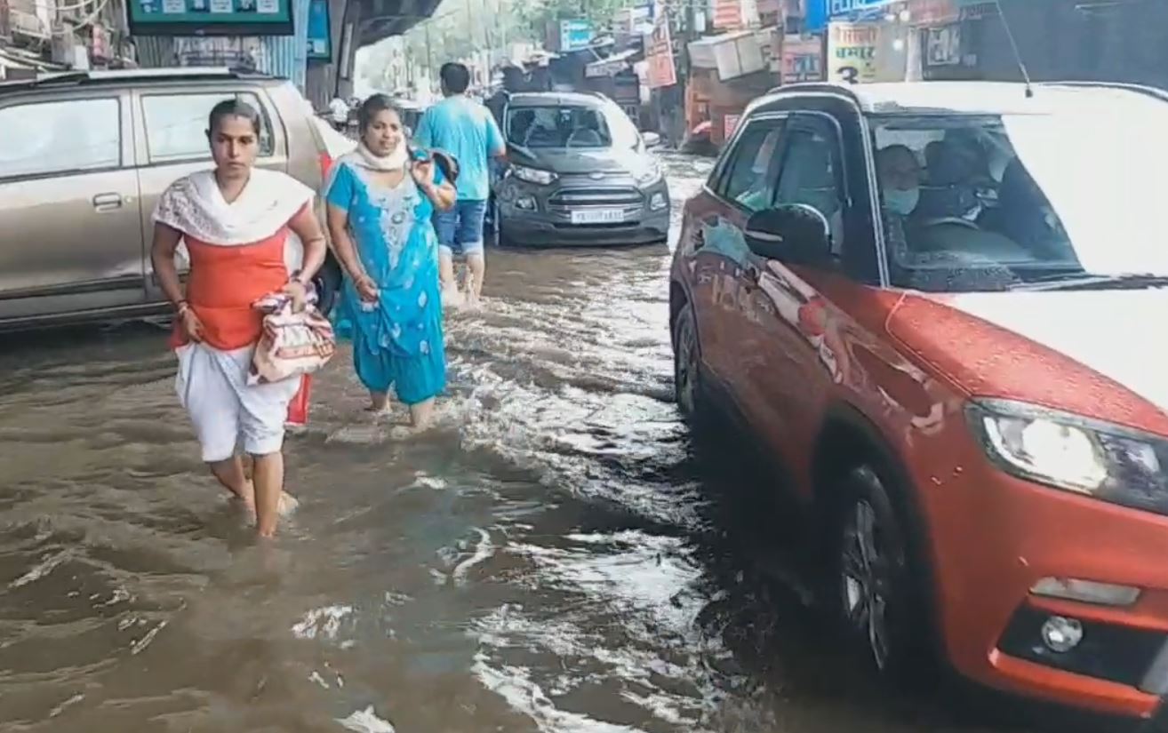 People disturbed due to accumulation of rain water in ludhiana