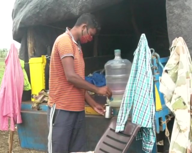 A soldier quarantined in his farm in order to not harm anyone