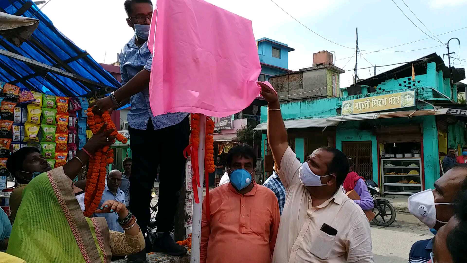 उद्घाटन करतीं मेयर सुनीता देवी